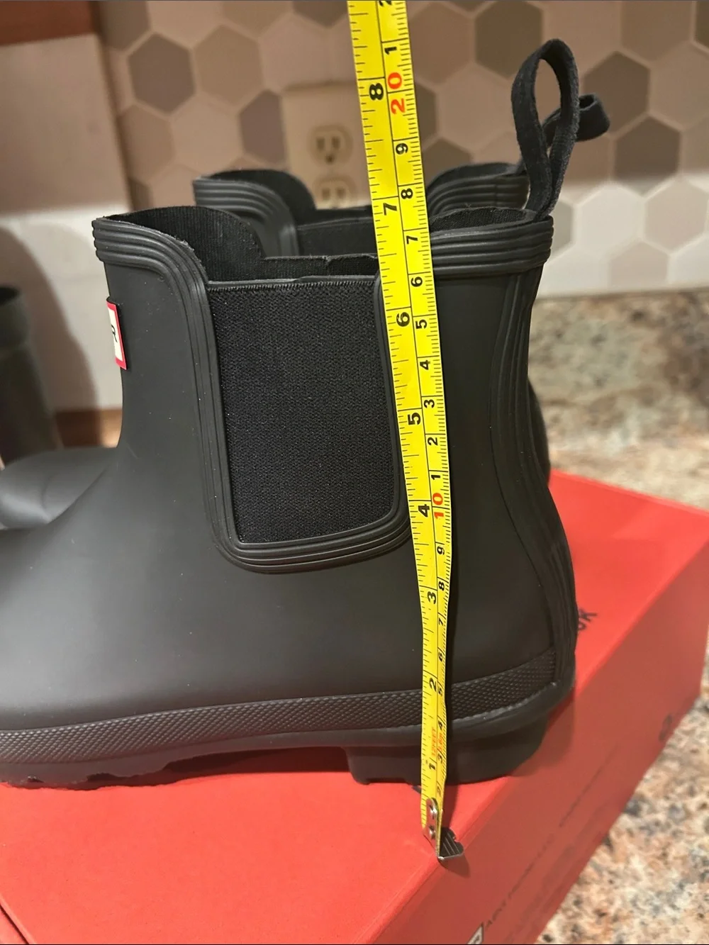 New in Box Hunter Original Chelsea Boots- Black US 9